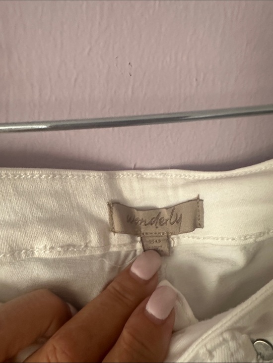 Wonderly Denim - Wonderly Cream High-Waist Jeans
NWOT